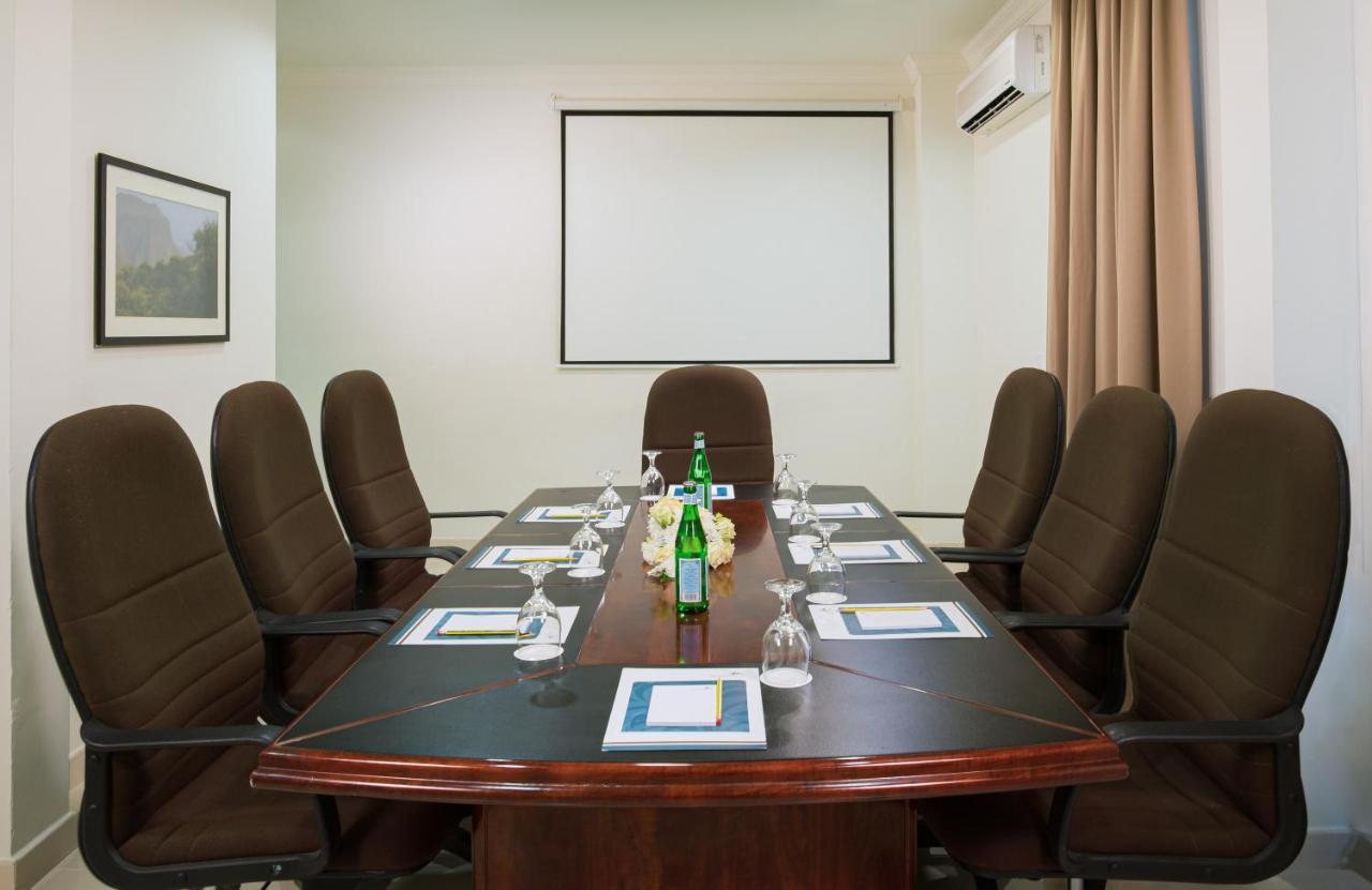 City Hotel Duqm Hotel 3*