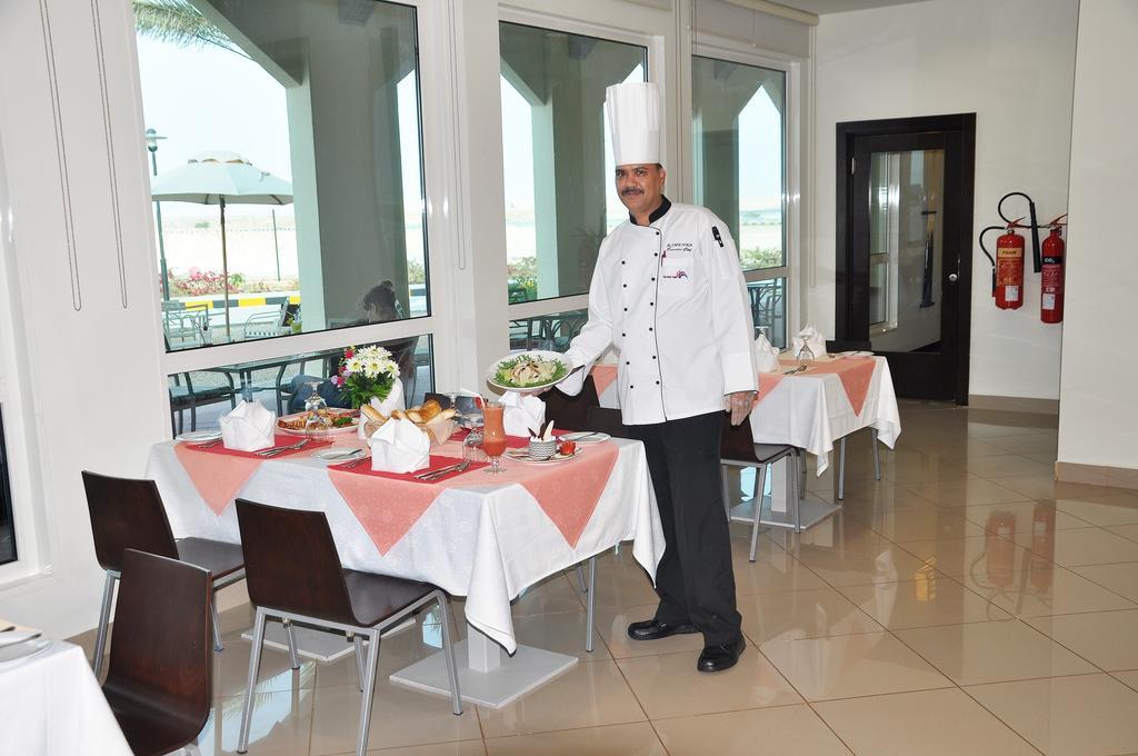 City Hotel Duqm 3*